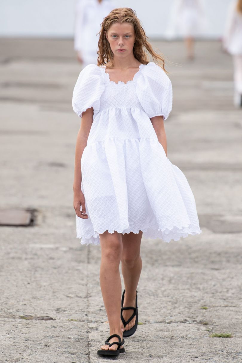 Воздушные платья &ndash; &laquo;парашюты&raquo;